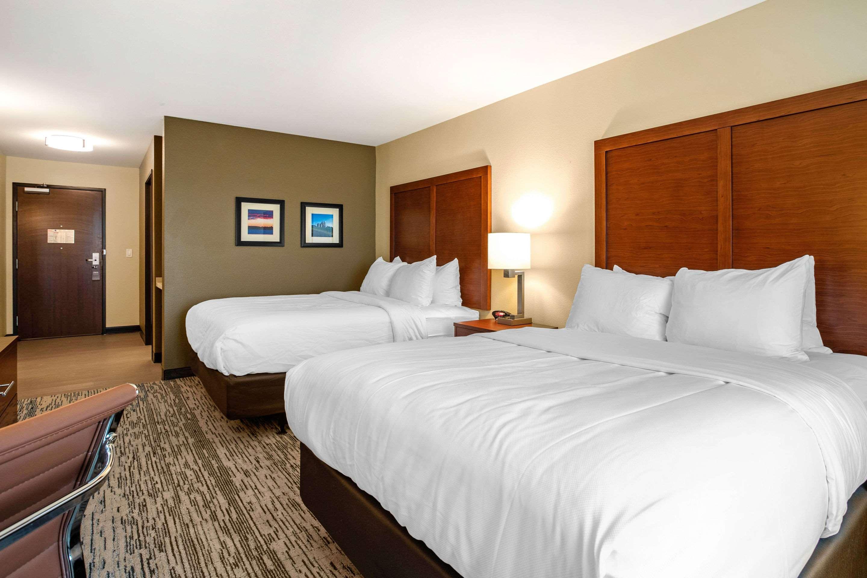 Comfort Inn & Suites Ames Near Isu Campus Dış mekan fotoğraf