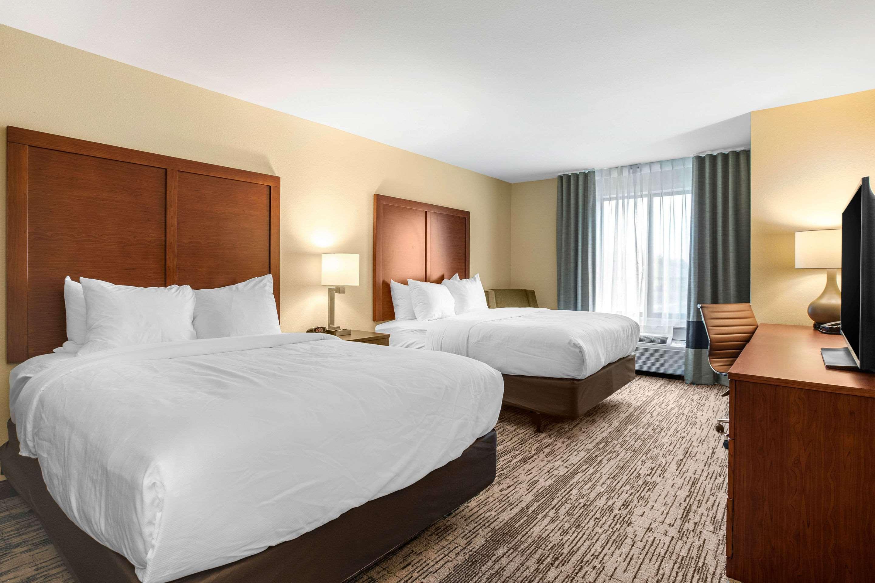 Comfort Inn & Suites Ames Near Isu Campus Dış mekan fotoğraf