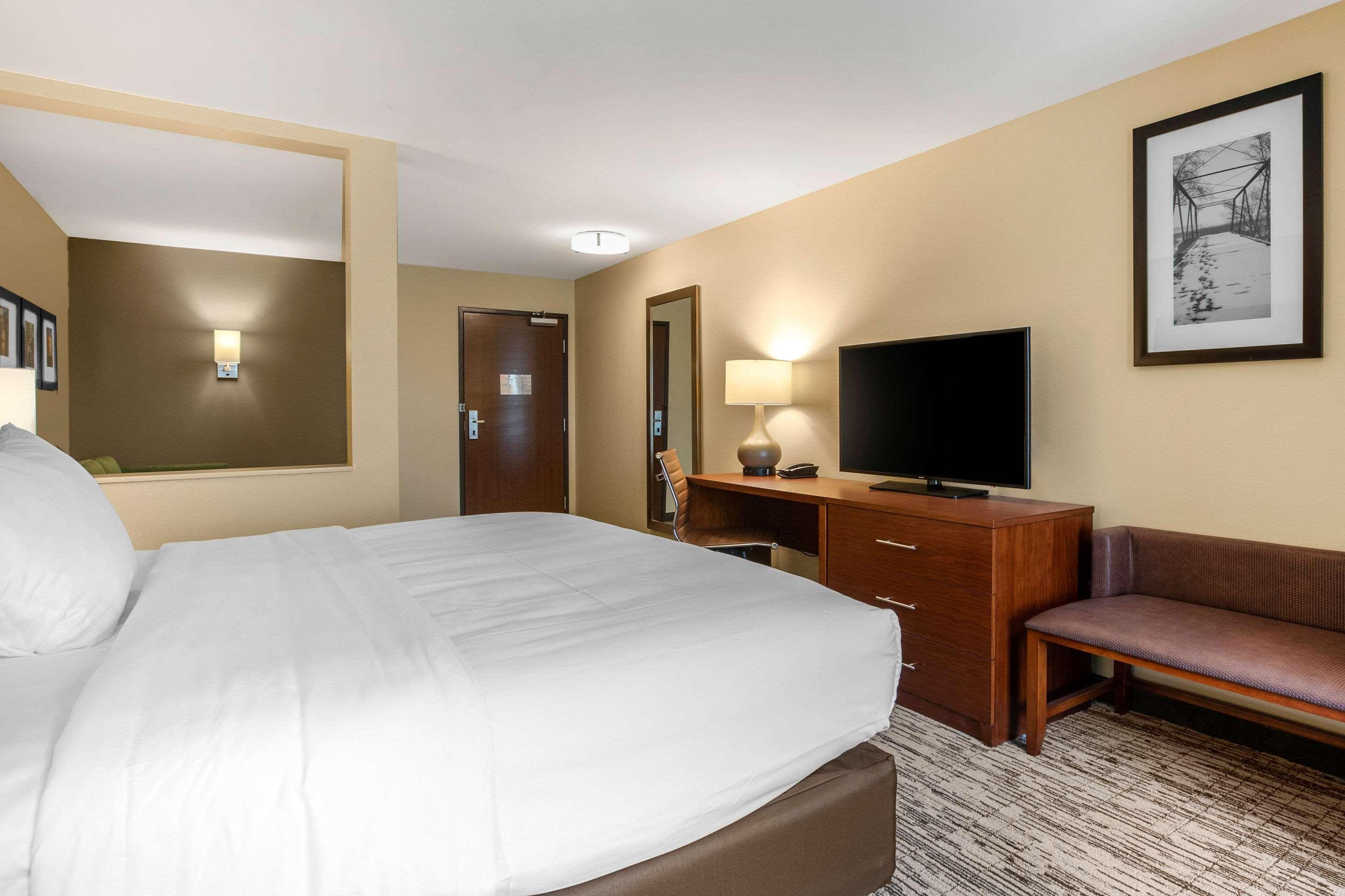 Comfort Inn & Suites Ames Near Isu Campus Dış mekan fotoğraf