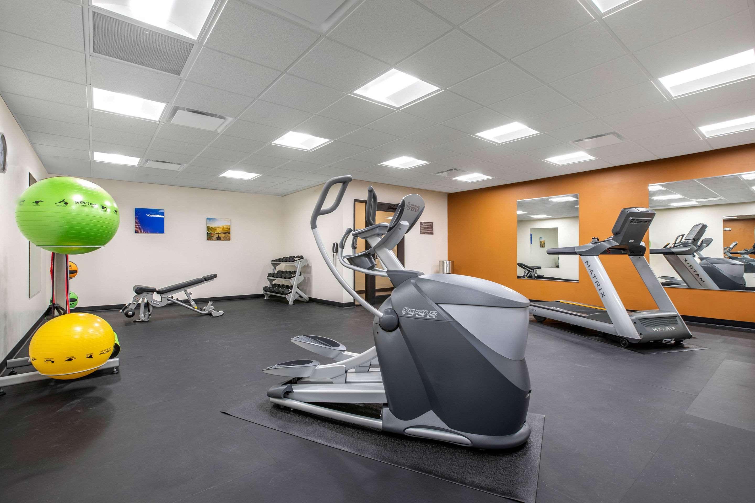 Comfort Inn & Suites Ames Near Isu Campus Dış mekan fotoğraf