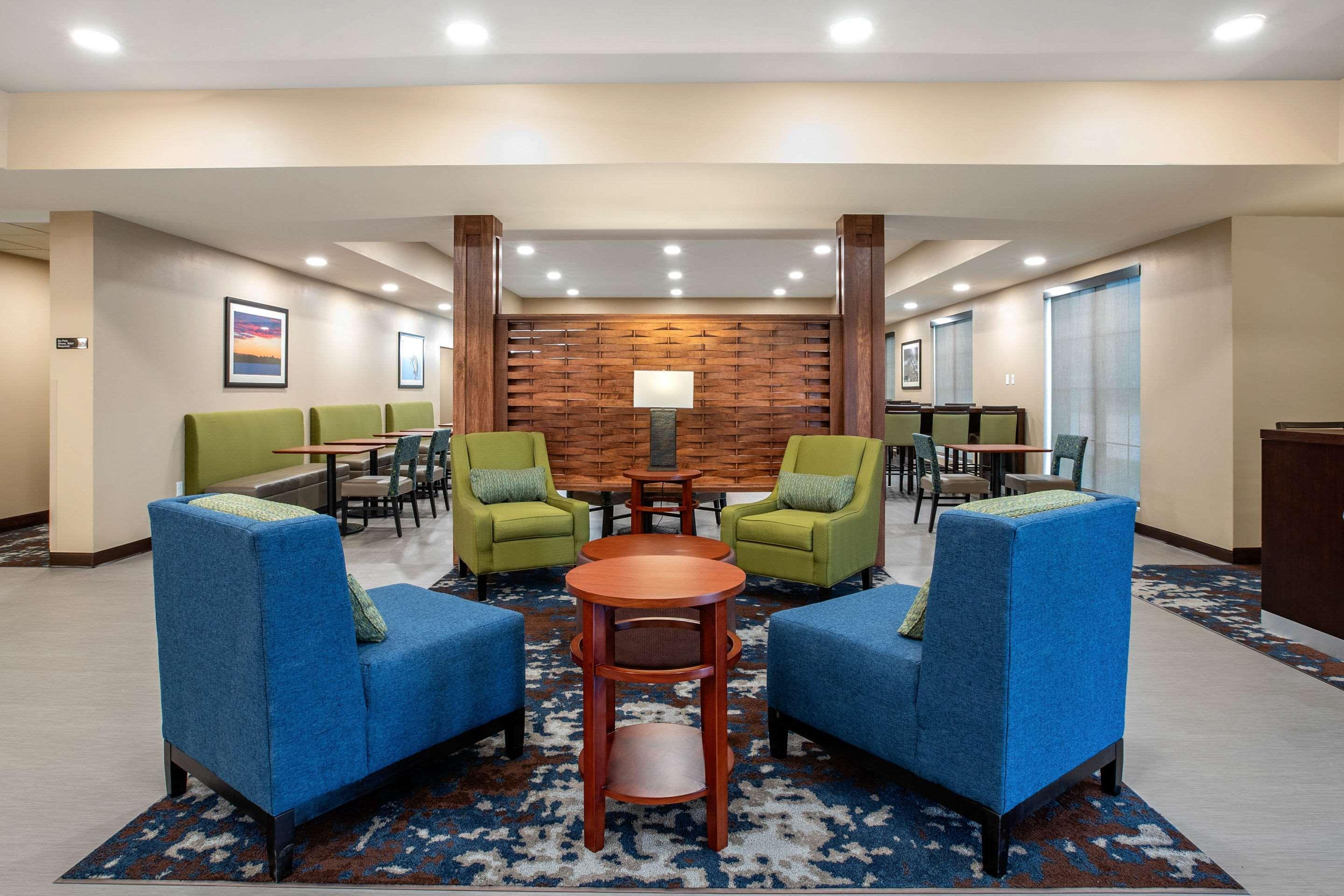 Comfort Inn & Suites Ames Near Isu Campus Dış mekan fotoğraf