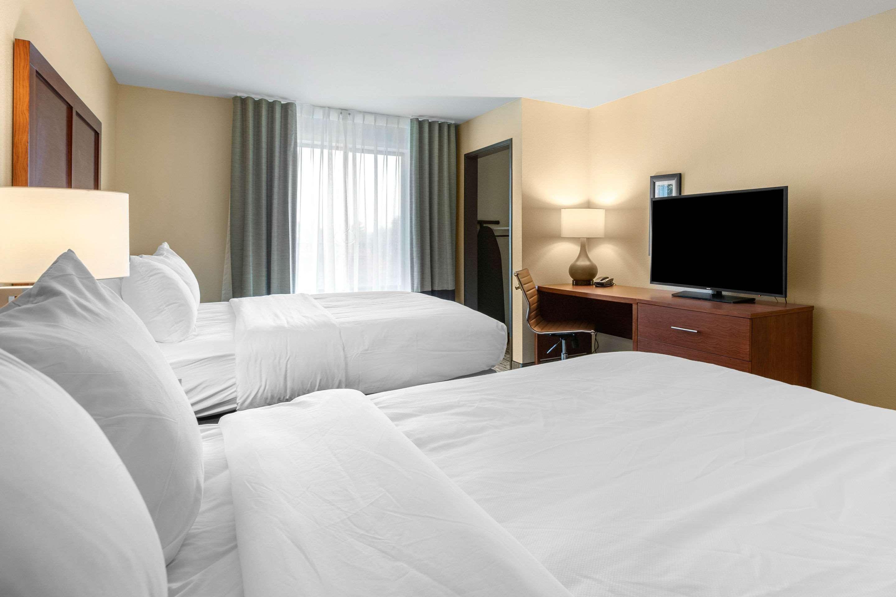 Comfort Inn & Suites Ames Near Isu Campus Dış mekan fotoğraf