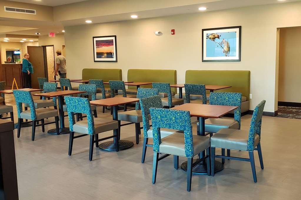 Comfort Inn & Suites Ames Near Isu Campus Restoran fotoğraf